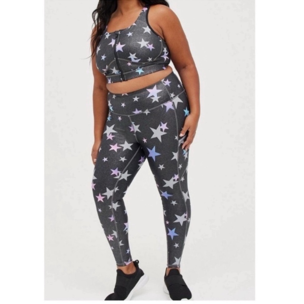 Torrid Active Zip-Front Sports Bra & Legging Set – Grey Star Print, Size 1